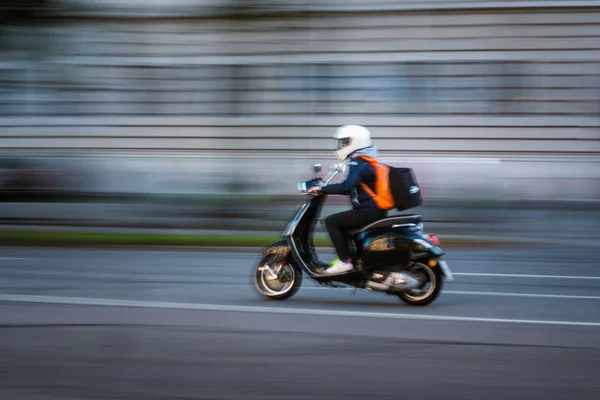 Munich Alemanha Setembro 2021 Motion Blur Image Motorcyclist Downtown Munich — Fotografia de Stock