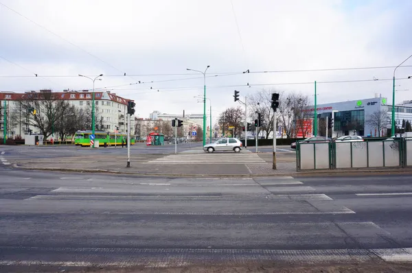 Poznan Polen 2015 Straßenansicht Eines Alten Zebrastreifens Und Einer Ampel — Stockfoto