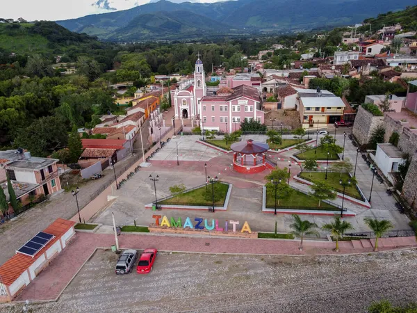 Widok Katedrę San Gabriel Krajobraz Miasta Tamazulita Tecolotlan Jalisco Meksyk — Zdjęcie stockowe