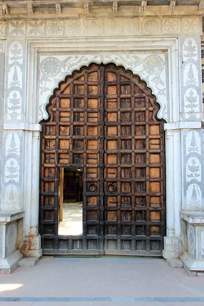 Une Petite Porte Service Dans Porte Mammouth Musée Maharana Pratap — Photo