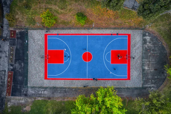 Ein Blick Von Oben Auf Ein Basketballfeld — Stockfoto