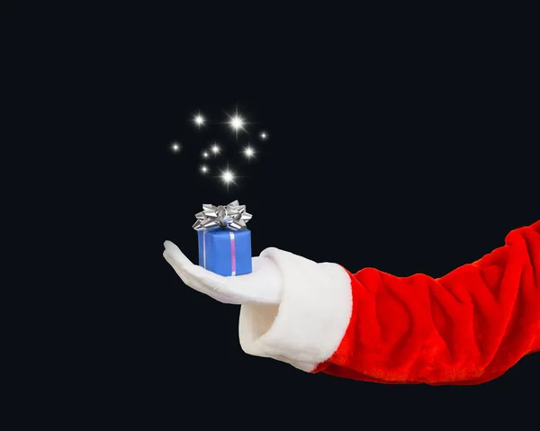 Main Père Noël Tenant Une Boîte Cadeau Avec Des Lumières — Photo