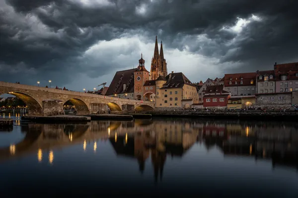 Vista Danúbio Sobre Catedral Regensburg Ponte Pedra Alemanha — Fotografia de Stock