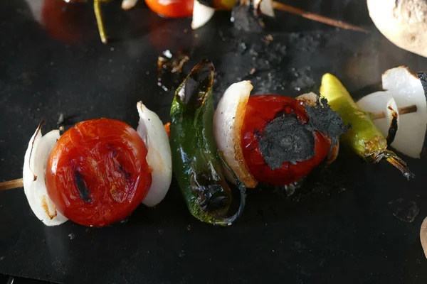 Ujęcie Bliska Pomidorów Cebuli Papryki Patelni Grillującej Patelni — Zdjęcie stockowe