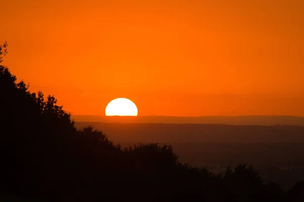 Uma Paisagem Silhueta Colinas Durante Pôr Sol Renânia Norte Vestefália — Fotografia de Stock