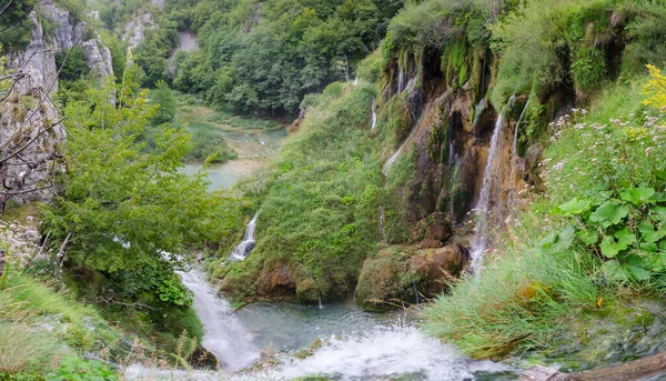 Hırvatistan Ulusal Parkı Plitvice Gölü Nün Güzel Bir Görüntüsü — Stok fotoğraf