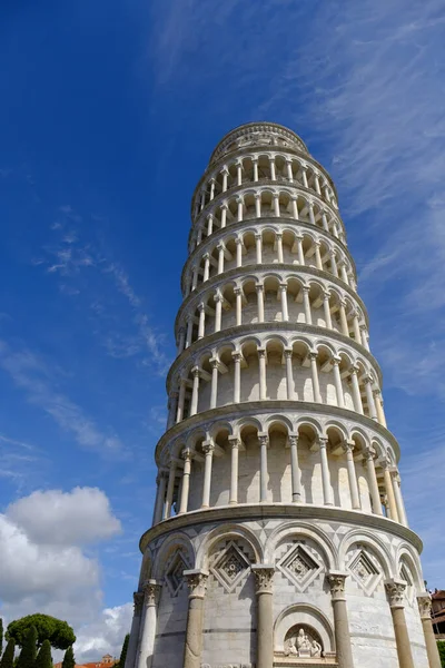 Pisa Italy Jul 2019 Low Angle Shot Tower Pisa Cloudy — Stock Photo, Image