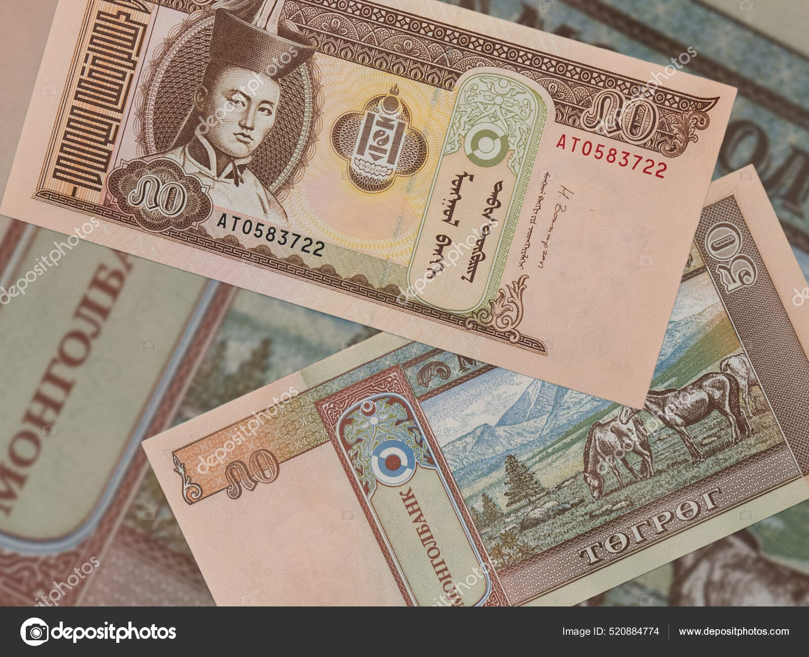 俯拍50张蒙古图格里克钞票——图库图片© Wirestock #520884774