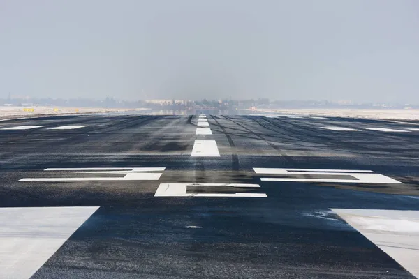 Pas Startowy Lotniska 35C Warunkach Zimowych — Zdjęcie stockowe