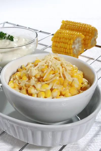 White Plate Full Corn Kernel — Stock Photo, Image