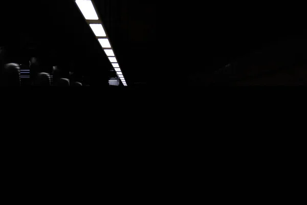 Metrô Vazio Mal Iluminado Noite — Fotografia de Stock