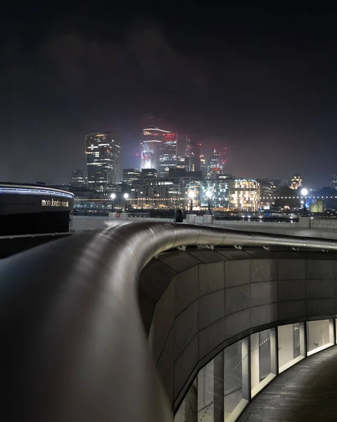 ロンドンの美しい街やスカイラインの夕景 — ストック写真