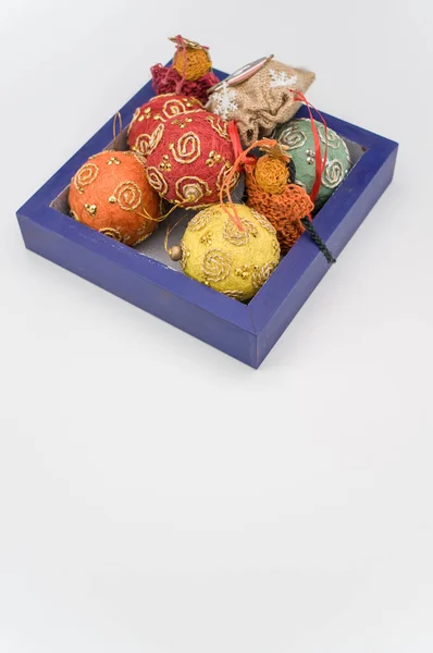 Bilele Decorative Crăciun Multicolore Figurine Într Cutie Lemn Albastru Sapce — Fotografie, imagine de stoc