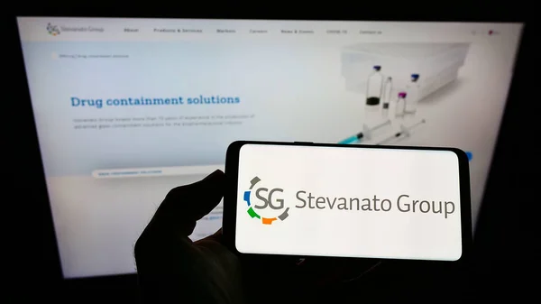 Stuttgart Allemagne Juil 2021 Personne Tenant Smartphone Avec Logo Société — Photo