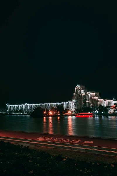 Vertikal Bild Stadsbilden Med Ljus Natten Minsk Nemiga — Stockfoto