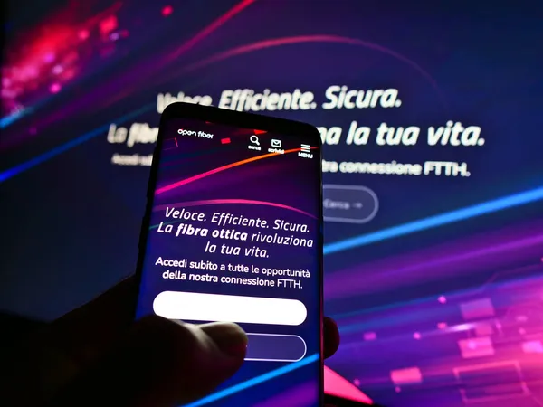 Stuttg Germania Gennaio 2021 Persona Con Smartphone Con Sito Web — Foto Stock