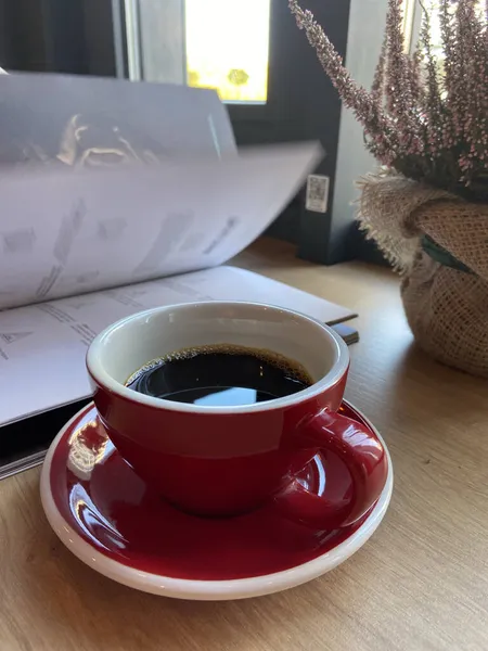 Vertical Shot Morning Coffee Office — Stock Photo, Image