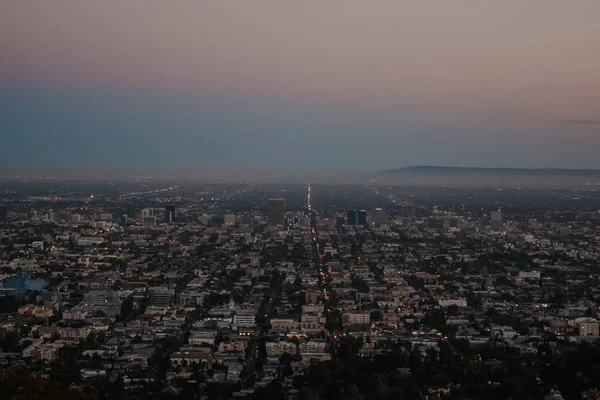 洛杉矶格里菲斯天文台令人叹为观止的空中景观 — 图库照片