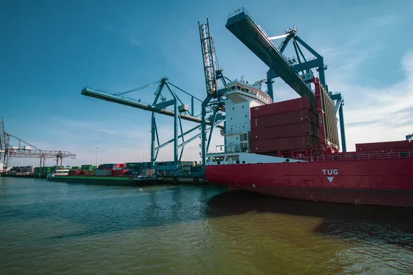 Rotterdam Niderlandy Września 2021 Piękny Widok Port Statkami Rotterdamie Holandia — Zdjęcie stockowe