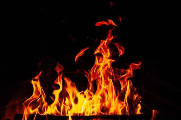 Огненные Обои Черным Фоном Камин Багажниками — стоковое фото