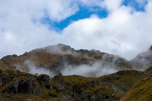 Krajobraz Grzbietami Górskimi Mgle — Zdjęcie stockowe