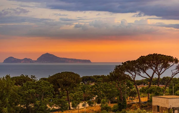 Scena Zachodu Słońca Wyspą Capri Oddali — Zdjęcie stockowe