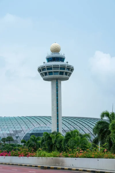 Cingapura Cingapura Outubro 2021 Changi Airport Traffic Control Tower Blue — Fotografia de Stock