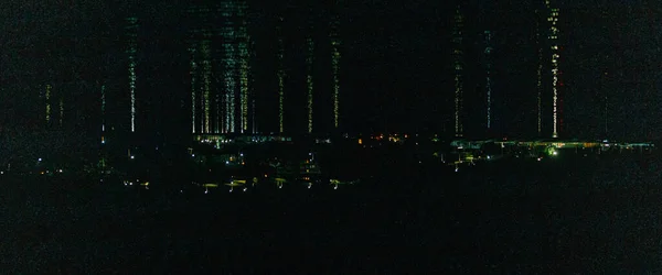 Панорамний Знімок Темного Зоряного Нічного Неба Відображеного Озері — стокове фото