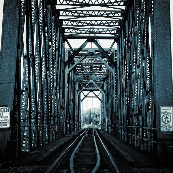 Μια Μαγευτική Θέα Μιας Γέφυρας Τρένου Χάλυβα Μια Μέρα Φωτός — Φωτογραφία Αρχείου