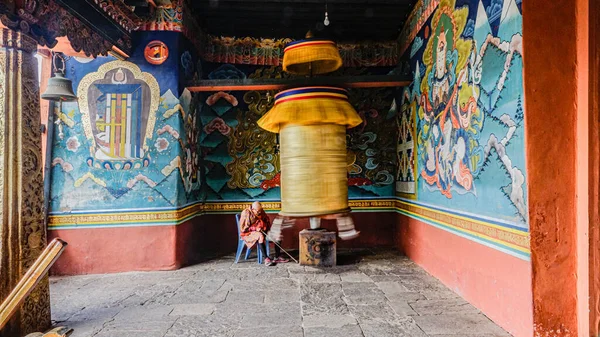 Punakha Bhutan Října 2021 Modlitební Kolo Vchodu Punakha Dzong Bhútánu — Stock fotografie