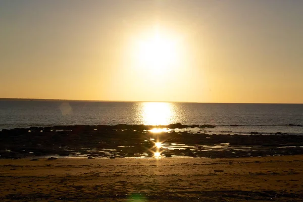 Piękny Widok Zachód Słońca Plaży — Zdjęcie stockowe