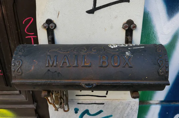 Alter Briefkasten Handgefertigt Aus Metall Sammelbriefkasten Der Bis Heute Funktioniert — Stockfoto