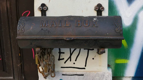 Alter Briefkasten Handgefertigt Aus Metall Sammelbriefkasten Der Bis Heute Funktioniert — Stockfoto