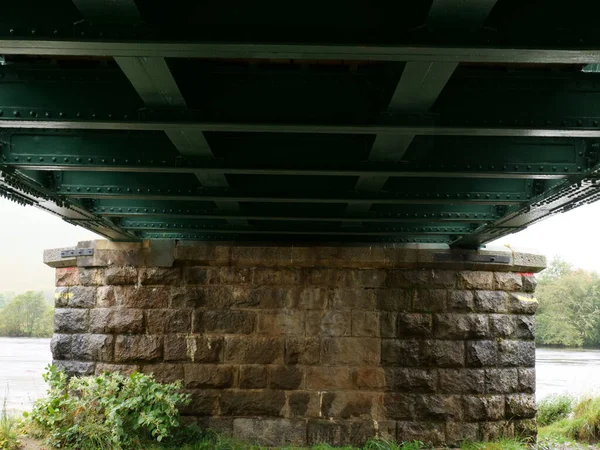 Uma Ponte Suspensa Pedra Base — Fotografia de Stock
