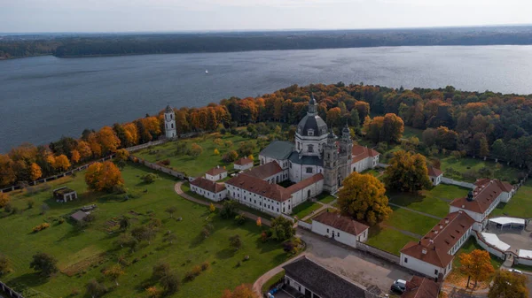 Una Vista Fascinante Del Monasterio Pazaislis Luz Del Día Kaunas —  Fotos de Stock