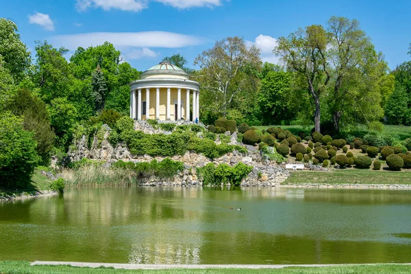 Uma Vista Panorâmica Schloss Esterhazy Com Uma Natureza Incrível Eisenstadt — Fotografia de Stock