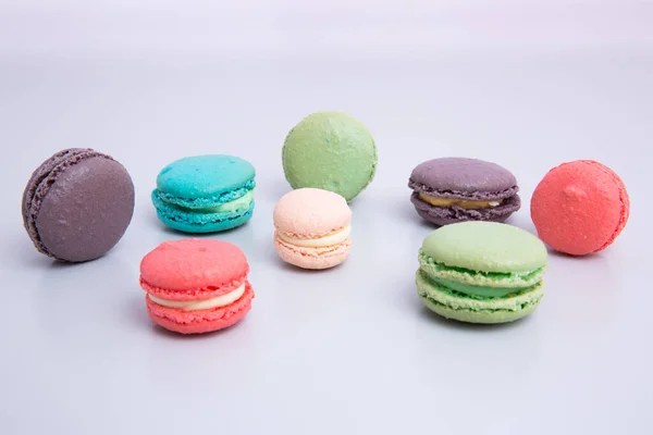 Une Vue Macarons Délicieux Colorés Sur Fond Blanc — Photo