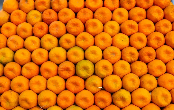 Beautifully Arranged Tangerines Market — Stock Photo, Image
