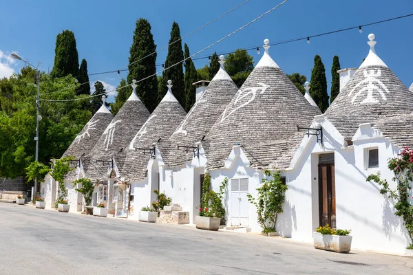 View Architectures Cone Roofs Made Small Stones Alberobello Italy — Stock Photo, Image
