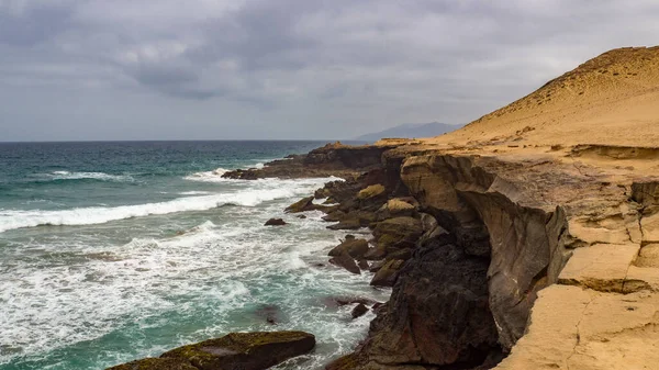 Beautiful Scene Rocky Coastal Cliffs Cloudy Day — Stock Photo, Image