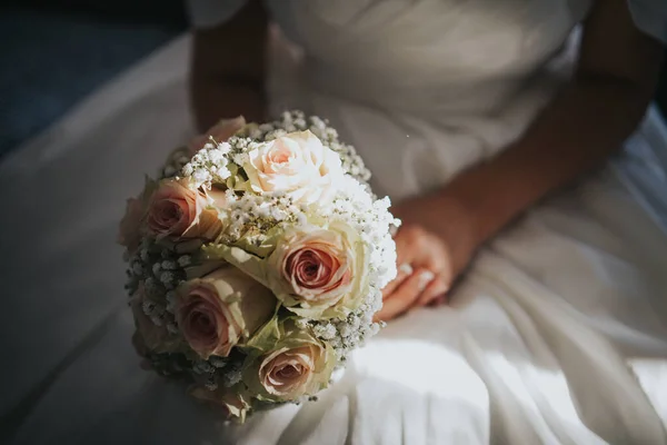 Primo Piano Della Decorazione Floreale Del Bouquet Una Sposa Una — Foto Stock