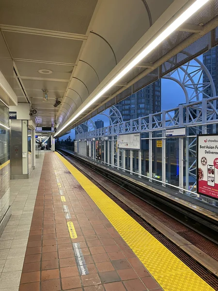 Vancouver Canada Outubro 2021 Uma Estação Metrô Vazia Vancouver City — Fotografia de Stock