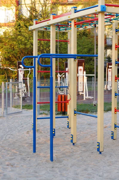 Tiro Vertical Playground Colorido Para Crianças — Fotografia de Stock