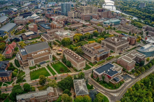 Egy Légi Kilátás Sűrű Épületek Egy Nagy Állami Egyetem Minneapolis — Stock Fotó