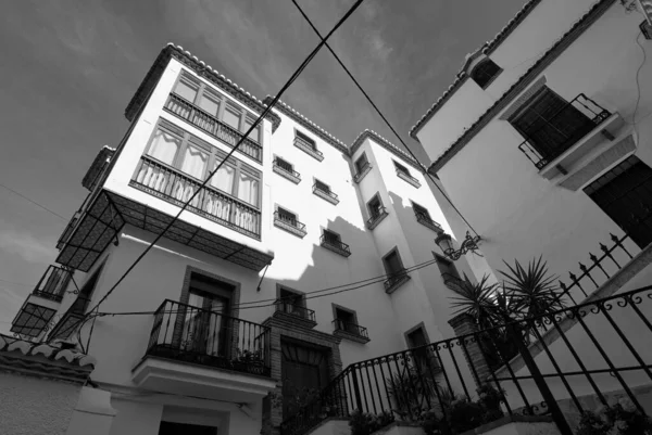 Niski Kąt Ujęcia Fasady Budynków Alcaucin Hiszpania — Zdjęcie stockowe