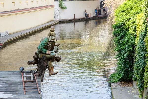 Prague República Checa Maio 2016 Estátua Esculpida Troll Com Tubo — Fotografia de Stock