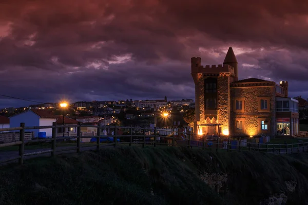 Мальовничий Вид Прекрасний Замок Вночі — стокове фото