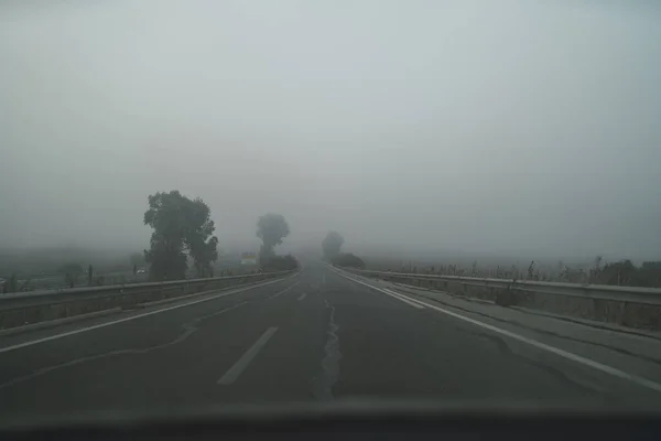 Une Autoroute Entourée Brouillard — Photo