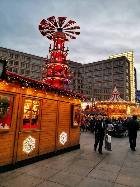 Berlin Niemcy Gru 2018 Widok Ulice Targów Bożonarodzeniowych Berlinie Niemcy — Zdjęcie stockowe