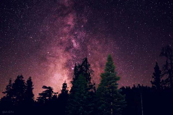 Ein Faszinierender Blick Auf Die Milchstraße Während Der Nacht Mit — Stockfoto